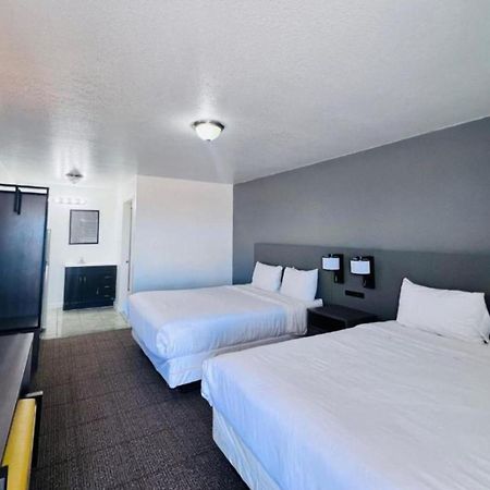Oyo Garden Inn And Suites Pearsall I-35 East エクステリア 写真