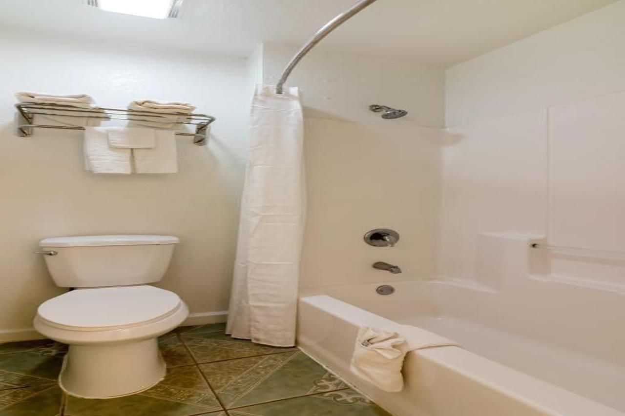 Oyo Garden Inn And Suites Pearsall I-35 East エクステリア 写真
