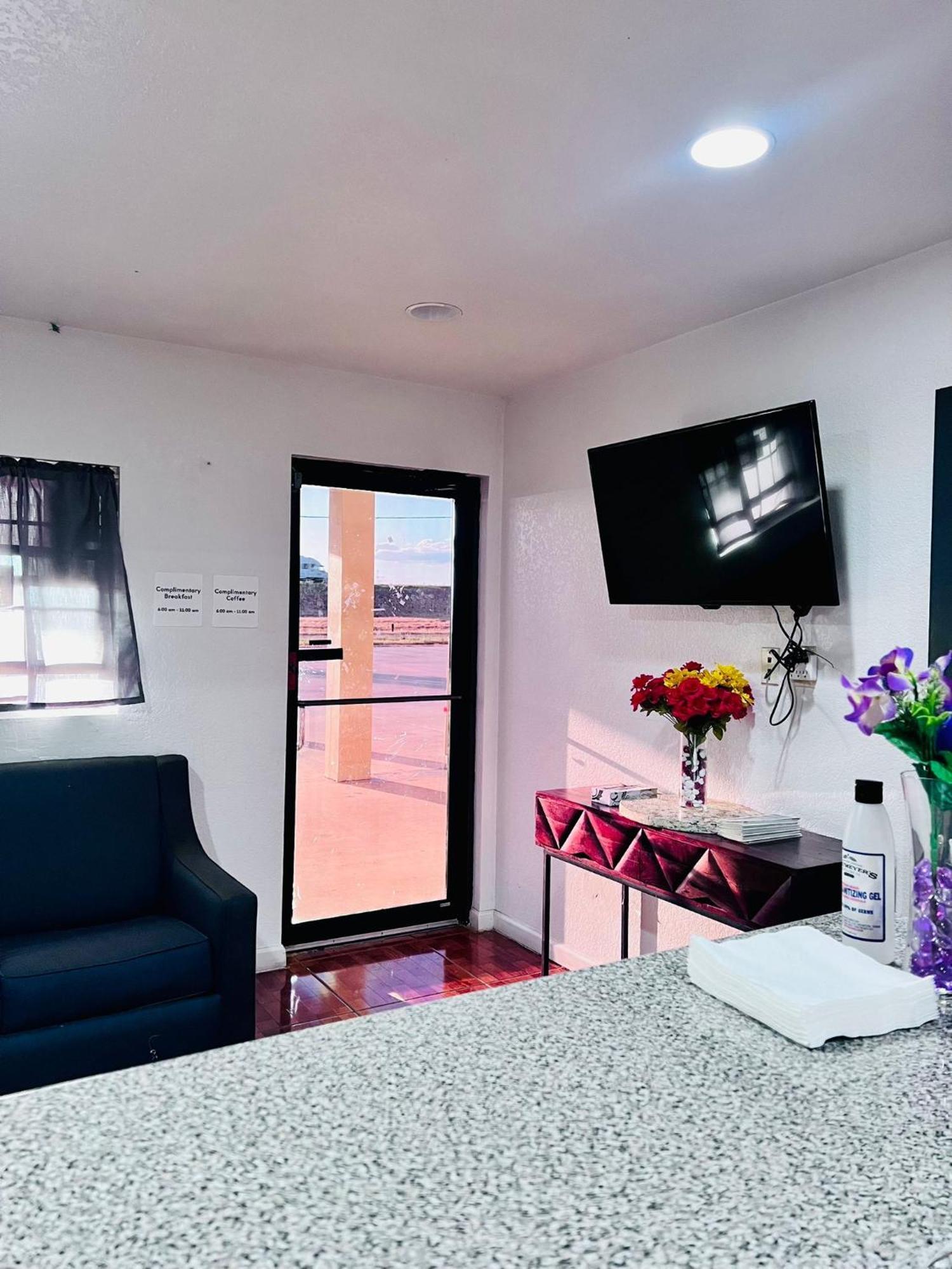 Oyo Garden Inn And Suites Pearsall I-35 East エクステリア 写真